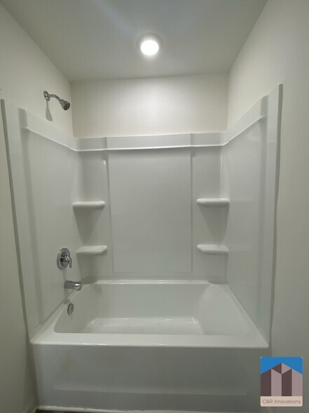 Building Photo - 3529 Condor Ct SW