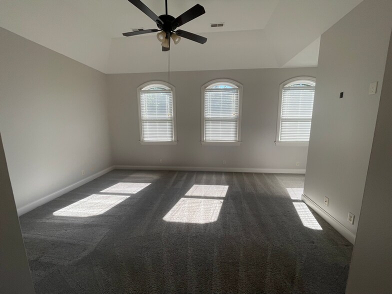 Building Photo - 1003 Cumberland Park Dr