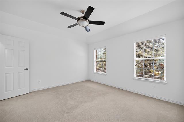 Building Photo - 404 Creekside Dr