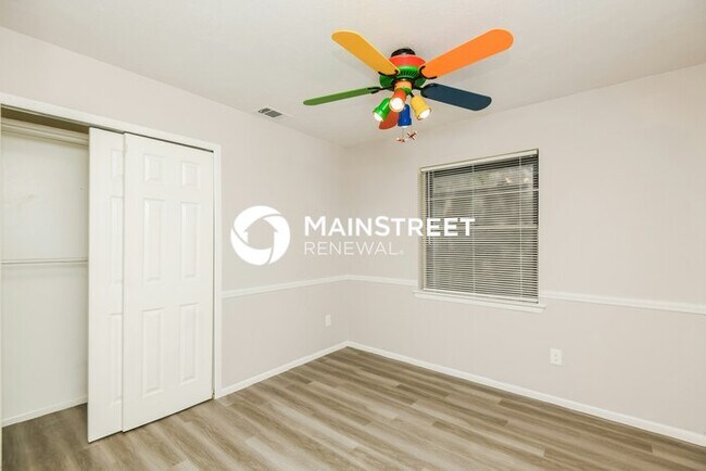 Building Photo - 3 Bedroom Pet-Friendly Home in Irving, TX with Main Street Renewal