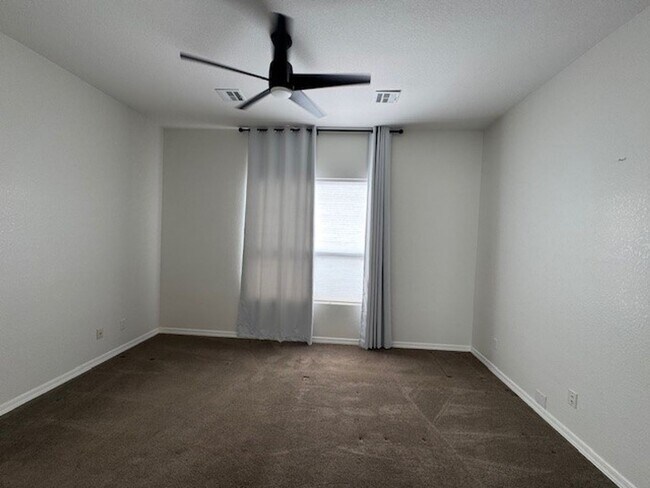 Building Photo - 3 BR on the GOLF COURSE with POOL-Laughlin Ranch with views