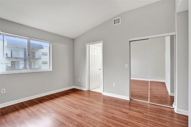 Building Photo - 5441 SW 41st St