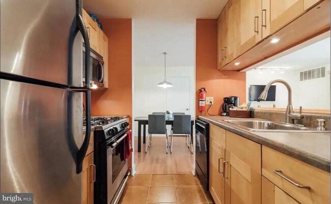 Building Photo - 905 Woodhollow Dr