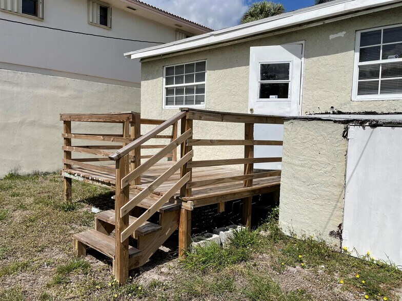 Building Photo - 1425 W 30th St