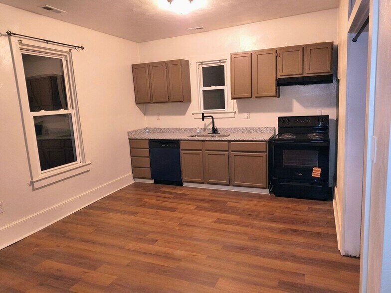 Building Photo - 1328 37th St