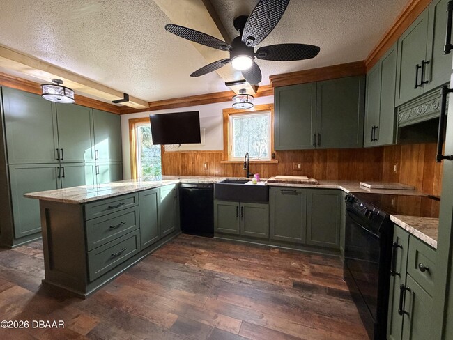 Building Photo - 711 Freda Ln