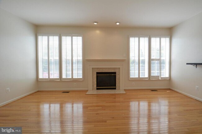 Building Photo - 5080 Grimm Dr