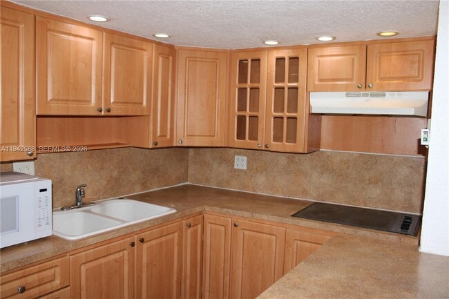 Building Photo - 1280 W 54th St