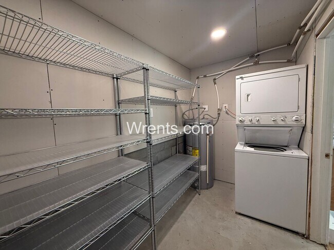 Building Photo - Lakeview Cabin Living – 1 Bed / 1 Bath Retreat on Sprague Lake!