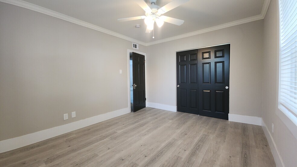 Building Photo - 803 Westwood Dr