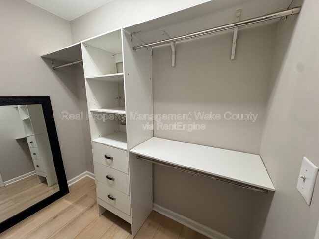Building Photo - 206 Lindell Dr