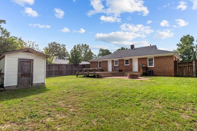 Building Photo - 1309 Willow St