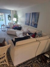 Building Photo - 215 Cypress Way E