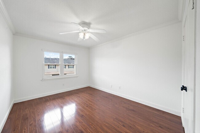 Building Photo - 6434 Burgoyne Rd