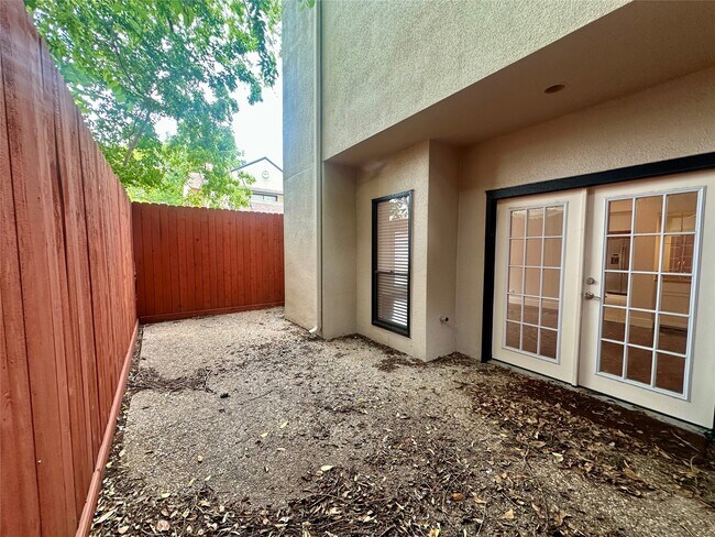 Building Photo - 2486 Bering Dr