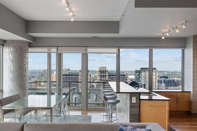 Building Photo - 929 Portland Ave