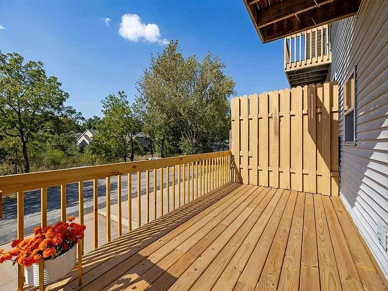 Building Photo - 515 Potter St