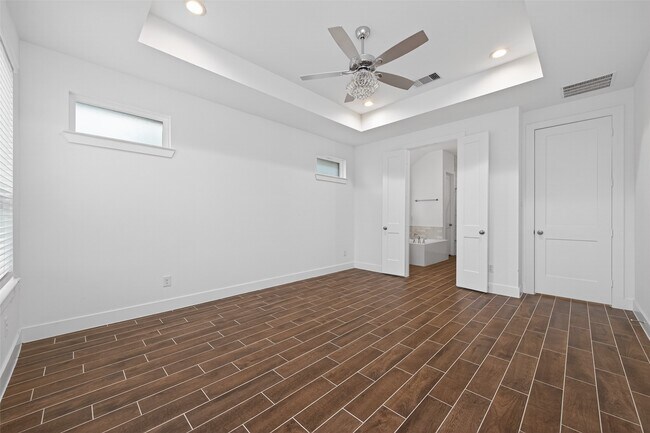 Building Photo - 18338 Tiger Flowers Dr