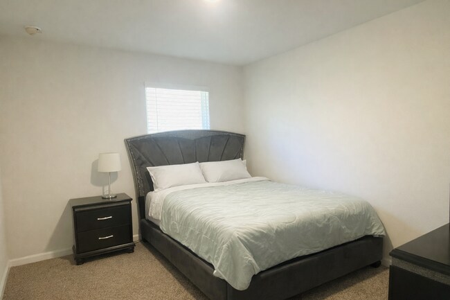 Building Photo - Functional 2-Story Design | 4BR + 2.5BA | Quick Access to I-10