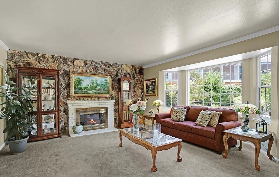 Building Photo - 405 Cunningham Way