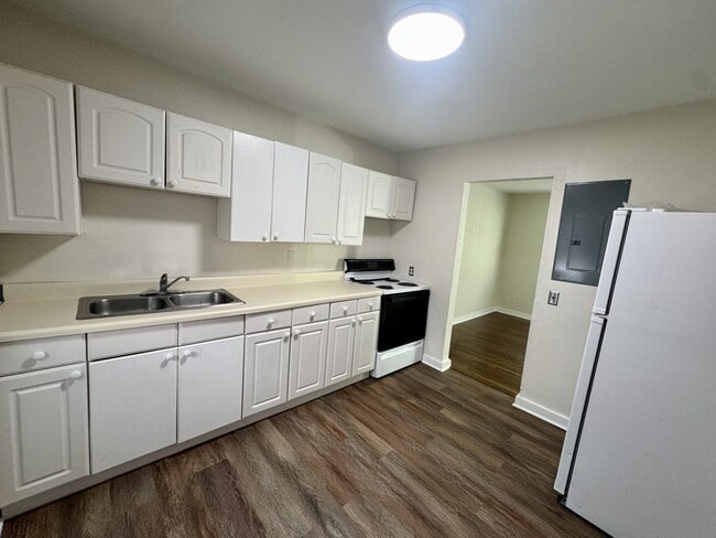 Building Photo - 4528 Sappho Ave