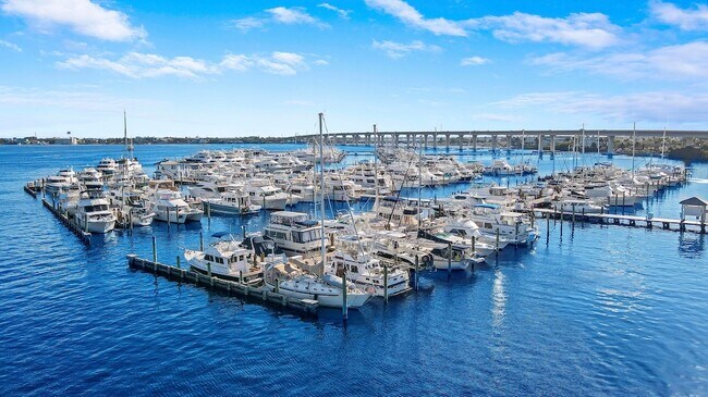 Building Photo - 675 NW Flagler Ave