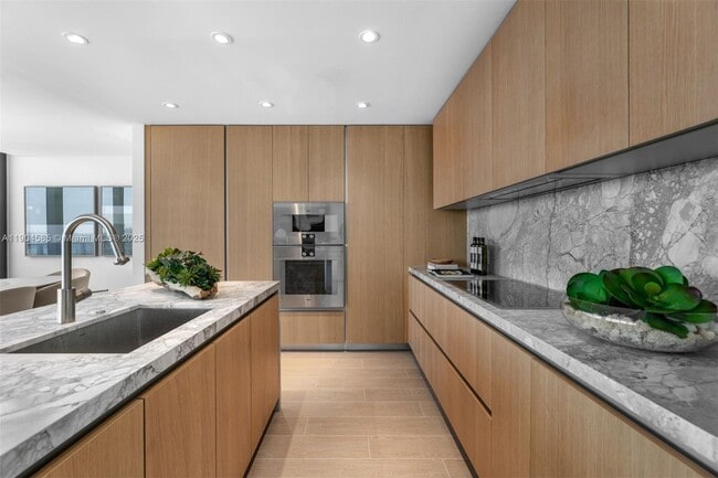 Building Photo - 500 Alton Rd