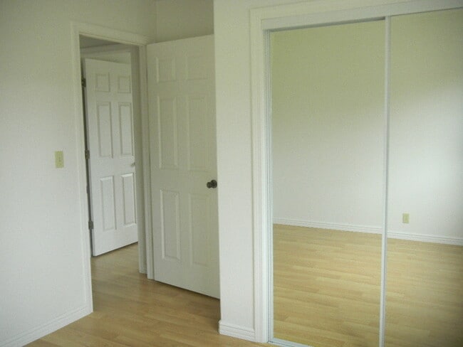 Building Photo - 2 Bedroom Duplex in Churchill Neighborhood