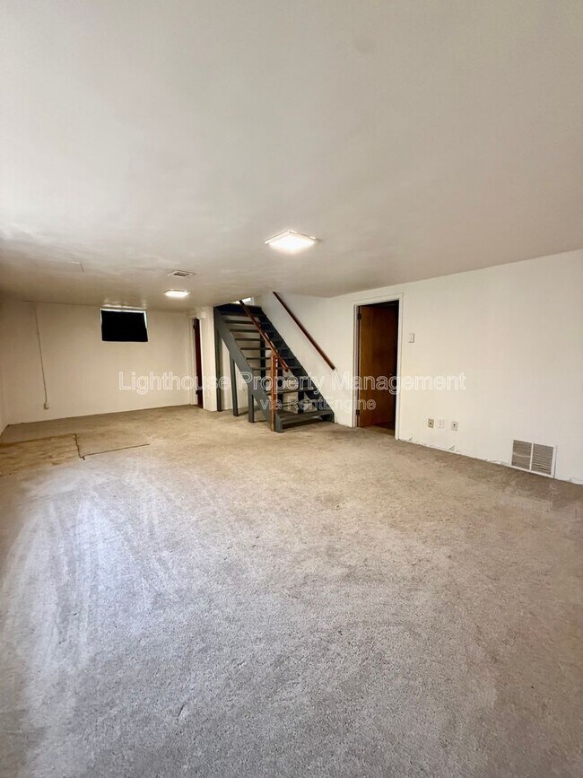Building Photo - 2108 Woodbine Ave