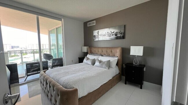 Building Photo - 150 Sunny Isles Blvd