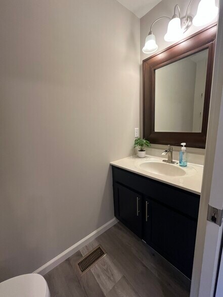 Building Photo - 1064 Dyess Way