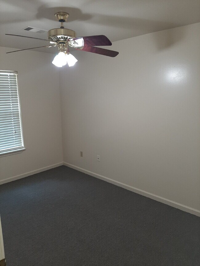 Building Photo - "Charming 2-Bed, 2-Bath Retreat at Butler's Oak – Spacious 924 Sq Ft Living in Jonesboro!"