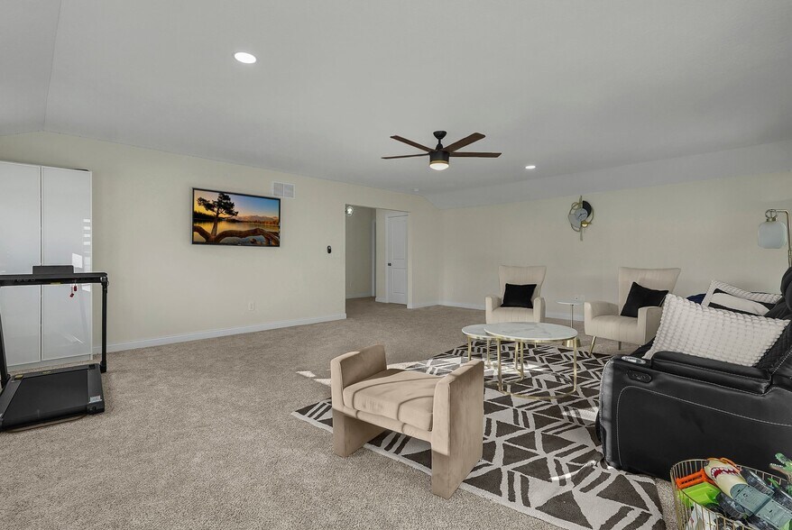 Building Photo - 7343 Quailview Dr