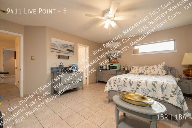 Building Photo - 9411 Live Point