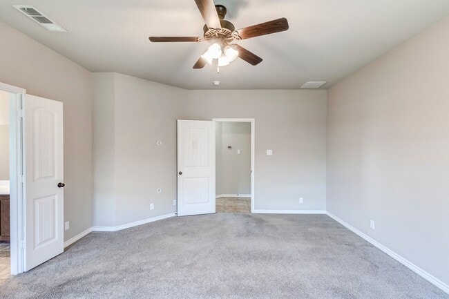 Building Photo - 6302 Castle Gap Dr