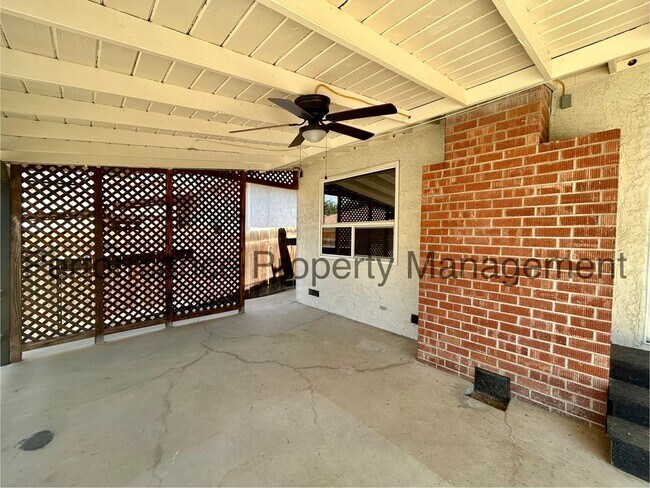 Building Photo - Charming 2 Bed/2 Bath NE Bakersfield Home ...