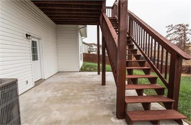Building Photo - 123 Lyle Curtis Cir