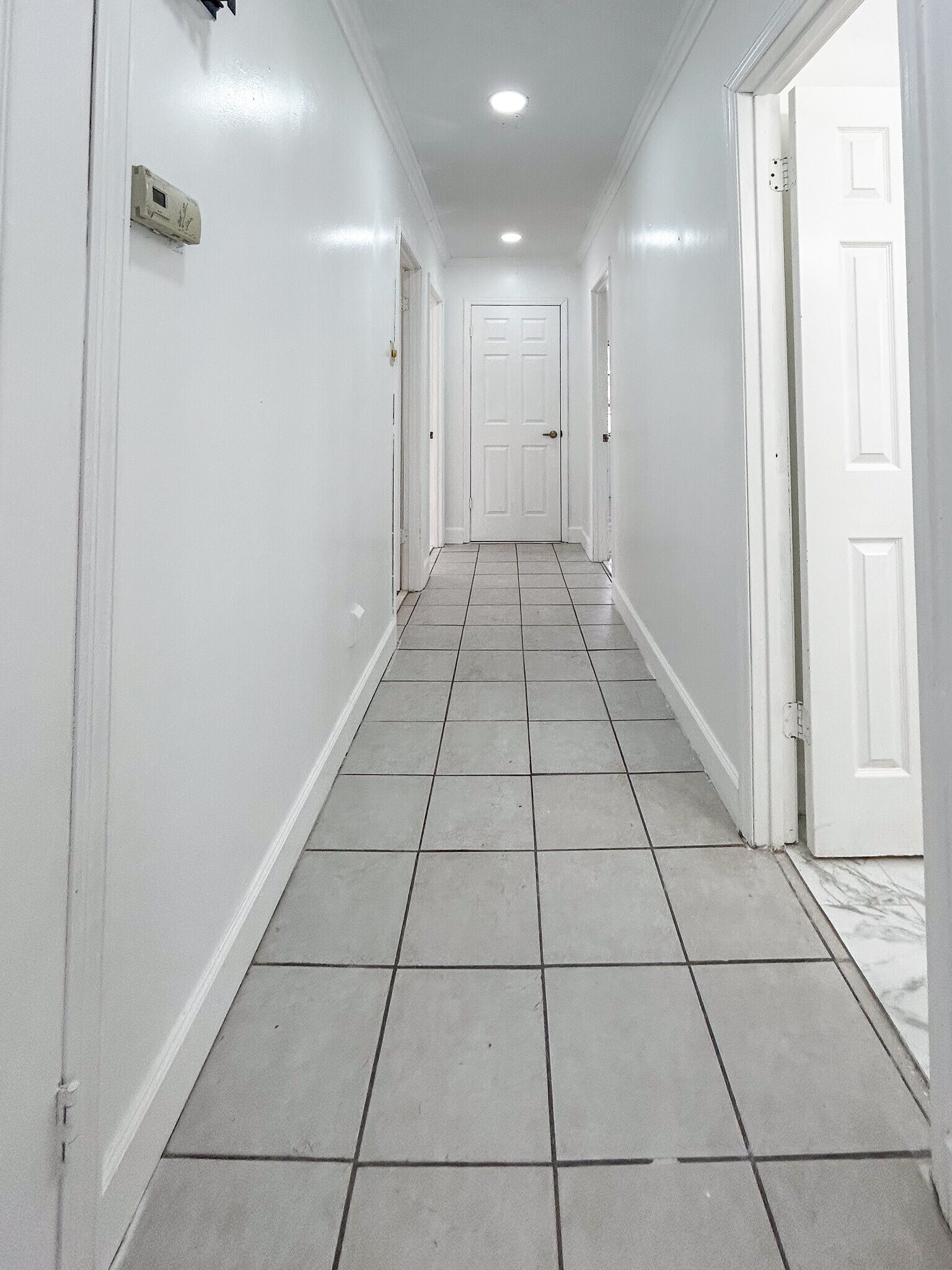 Building Photo - 325 NW Rebecca Ave