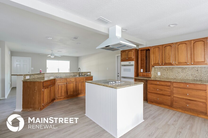 Building Photo - 3401 Spainwood Dr