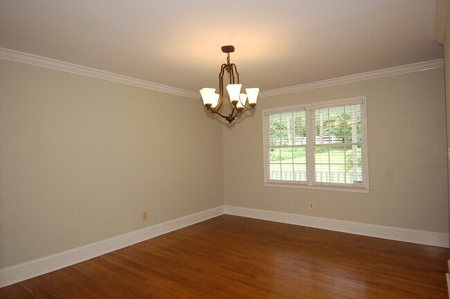 Building Photo - 3101 Janice Rd