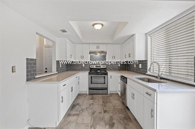 Building Photo - 1806 Bristol Cove
