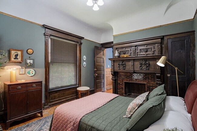 Building Photo - 258 W Market St