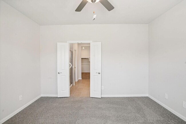 Building Photo - 4012 Sandstone Dr