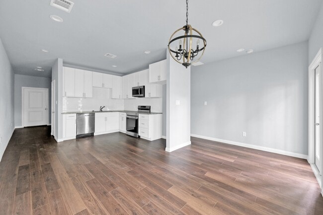 Building Photo - 18821 Luminescent Ln