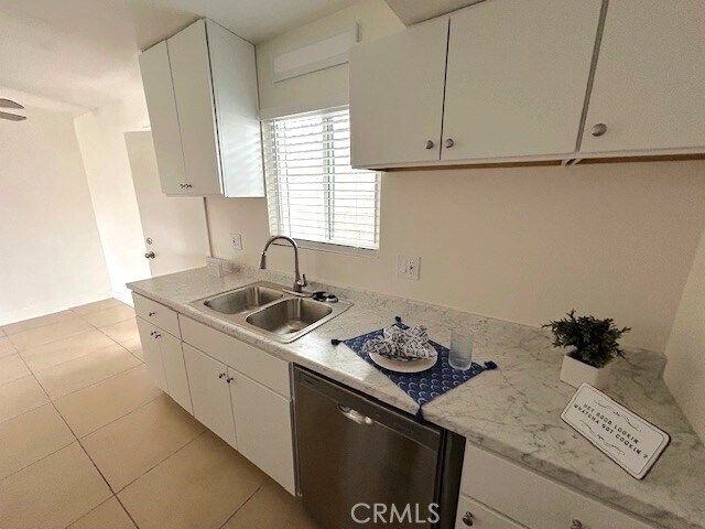 Building Photo - 37111 Cathedral Canyon Dr