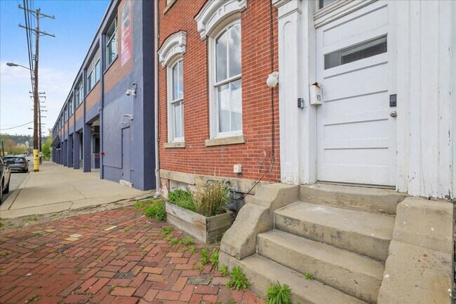 Building Photo - 93 43rd St