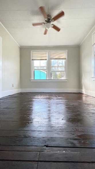 Building Photo - 808 Gordon St