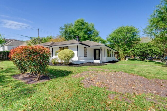 Building Photo - 3403 Linkwood Dr