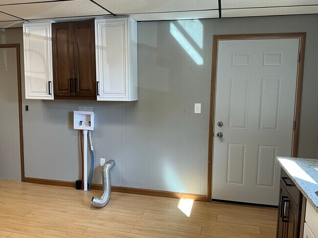 Building Photo - 233 Scioto St