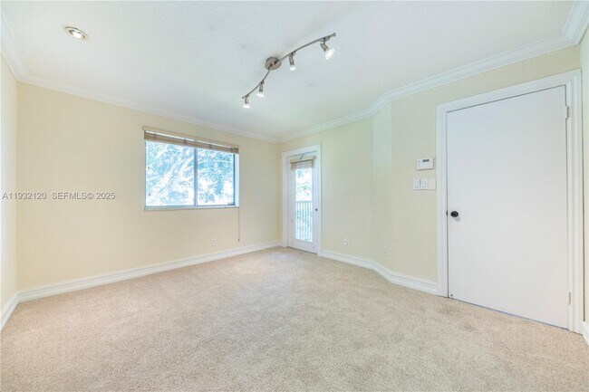 Building Photo - 1155 Coral Club Dr